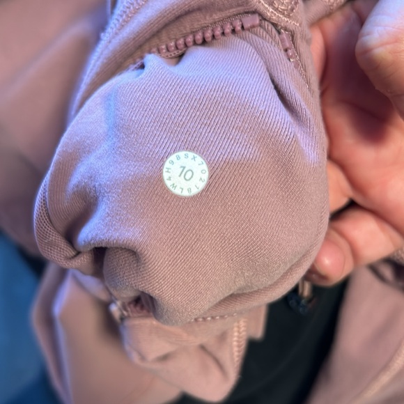 Lululemon Define size 10 - Picture 7 of 8